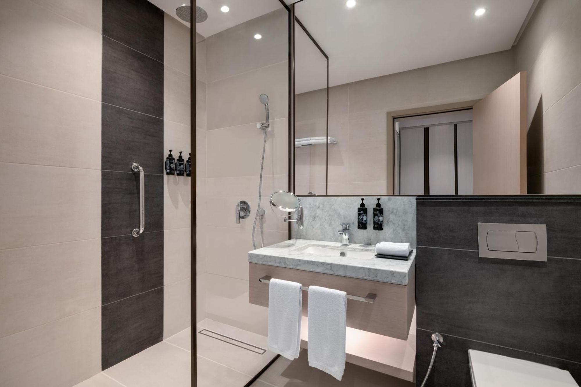 Ramada By Wyndham Riyadh King Fahd Road Eksteriør bilde