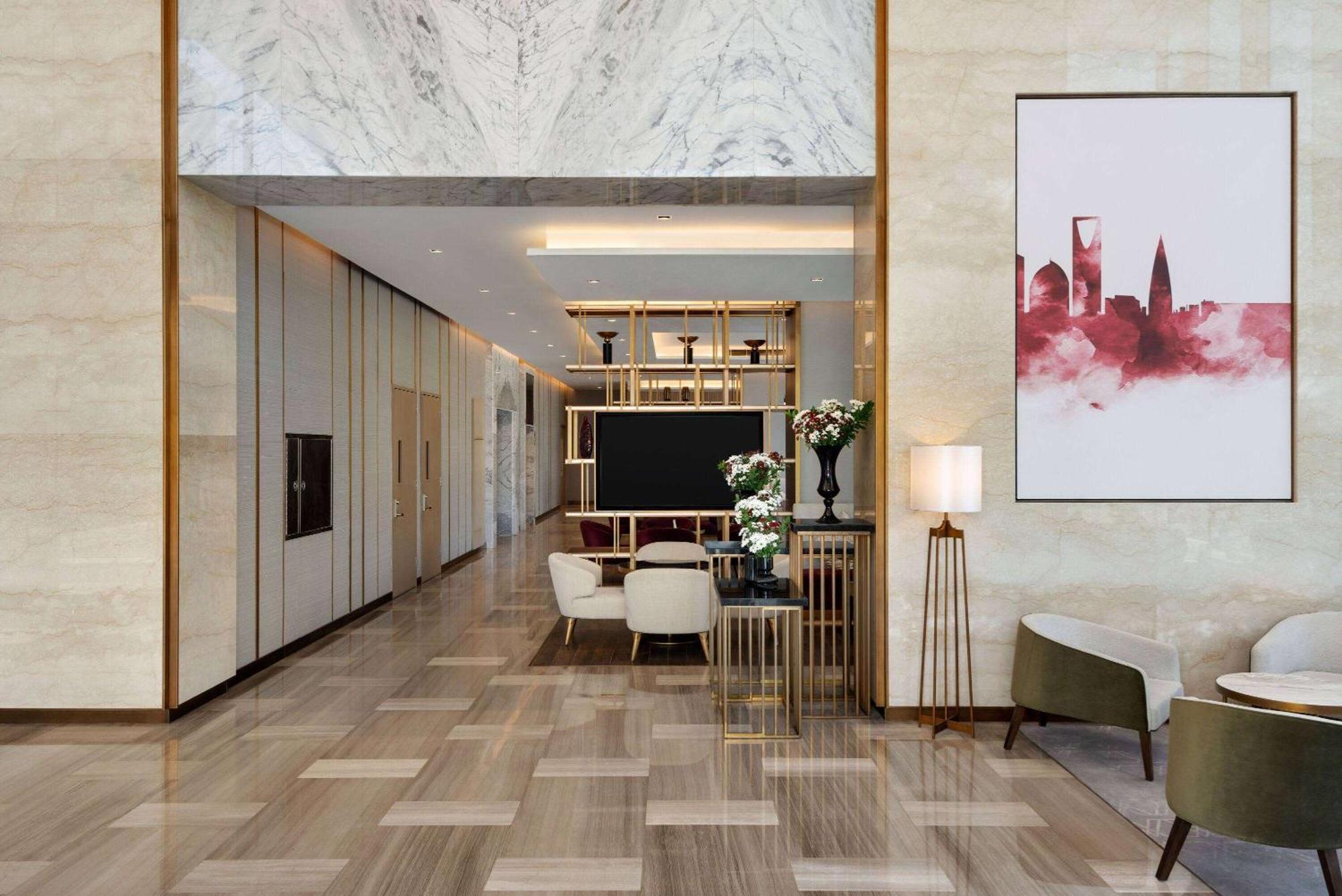 Ramada By Wyndham Riyadh King Fahd Road Eksteriør bilde The lobby of the hotel
